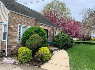 12 Dawson Dr, Valley Stream, NY 11581