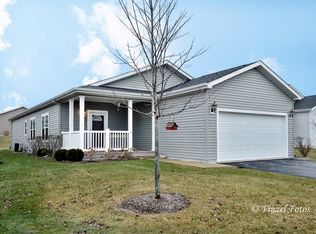 1513 Meadowview Ln, Grayslake, IL 60030