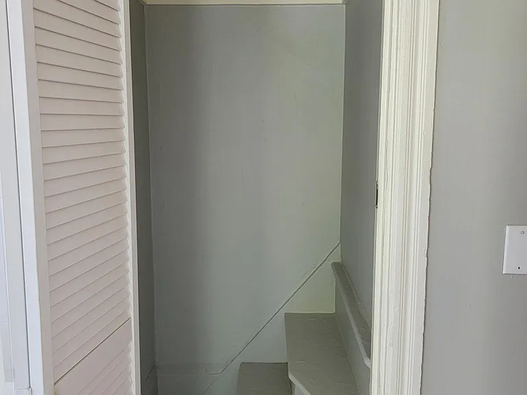 2418 State St #5 — Photo 8