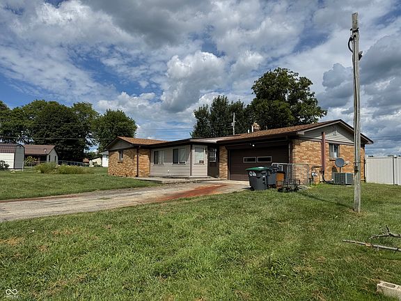 2nd image of 1454 S Dover Dr