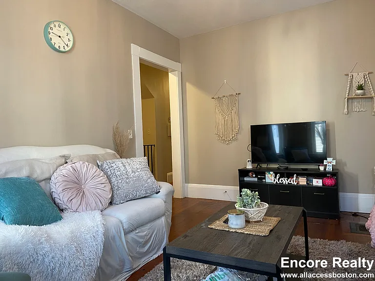 7 Sunset St #3 — Photo 12