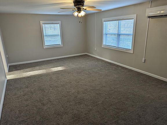 3rd image of 144 Honeycutt Dr #1