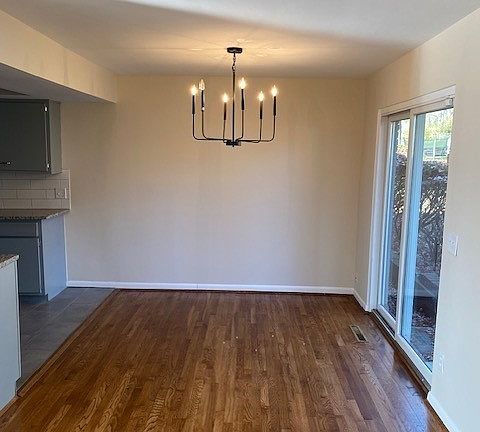 5th image of 2406 Columbus Dr