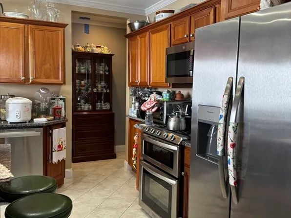 107-109 Nichols Ave, Watertown, MA 02472
