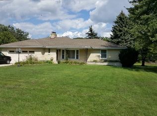 465 N Shady Oaks Dr, Elgin, IL 60120