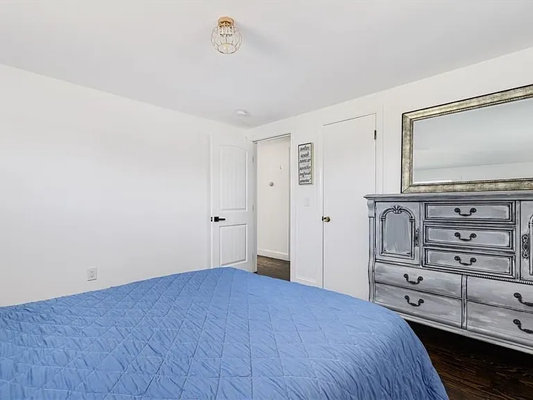 340 Old Mill Ln — Photo 13
