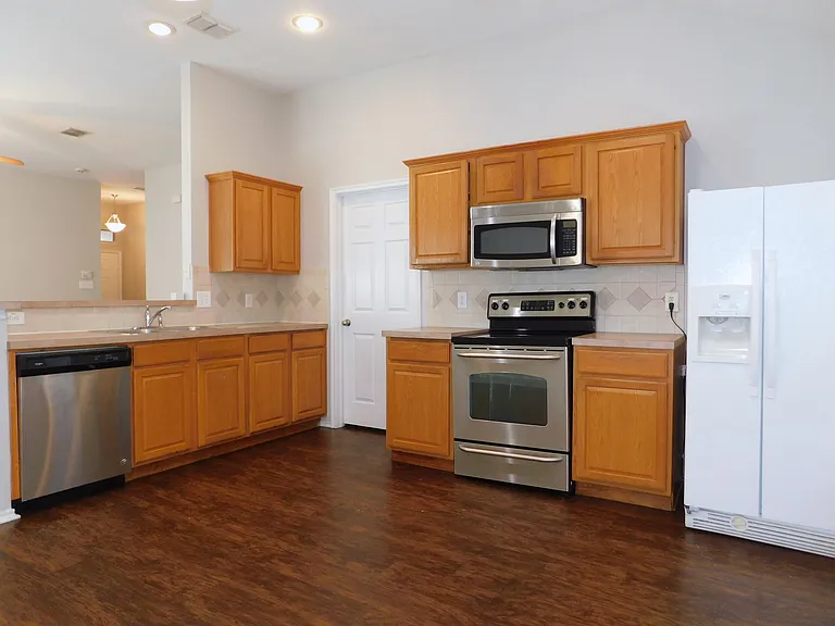 8613 Sagebrush Trl — Photo 9