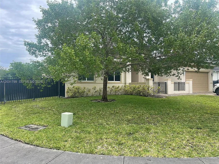 19701 SW 84th Ct — Photo 6