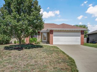 711 W Rice St, Clever, MO 65631