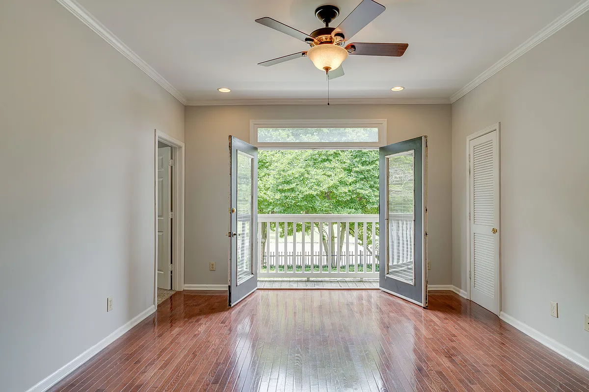 Living room - 2087 Stokes Ln