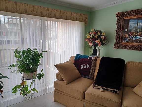 4th image of 7381 Creek View Ct
