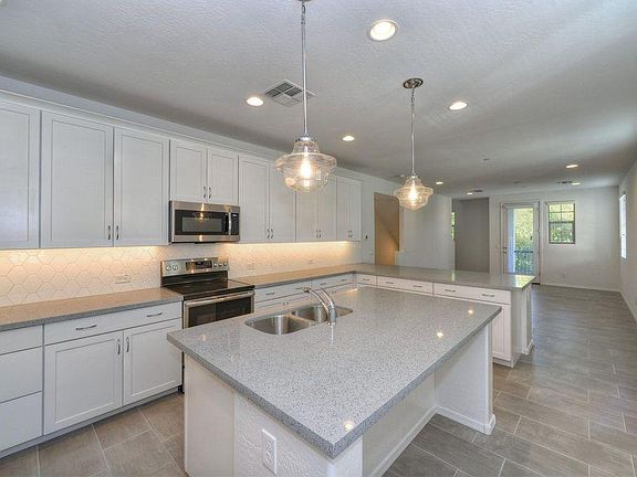 Kitchen from the other side