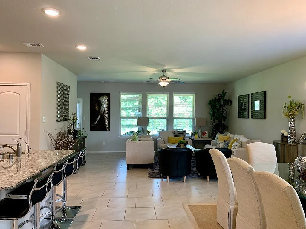 4 bed, 3.5 bath, 2944 sqft, $3,200 — Photo 4