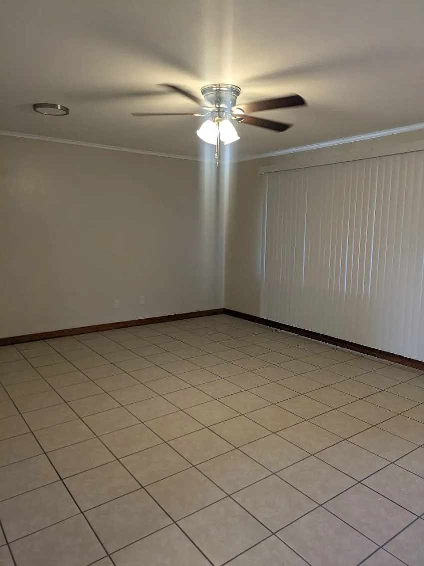 2 bed, 993 sqft, $950 — Photo 2