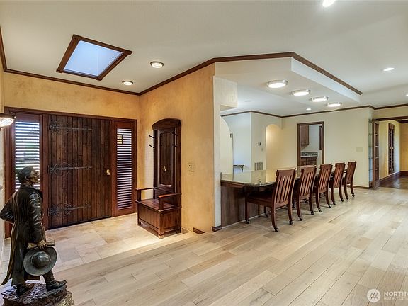 3rd image of 1134 Abbott Road