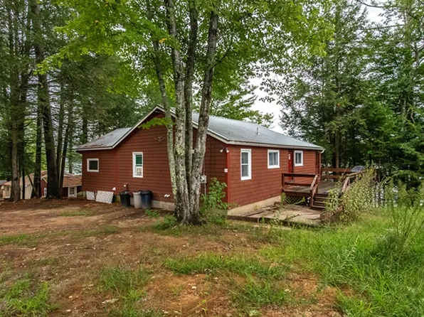76 W 4th St, North Berwick, ME 03906