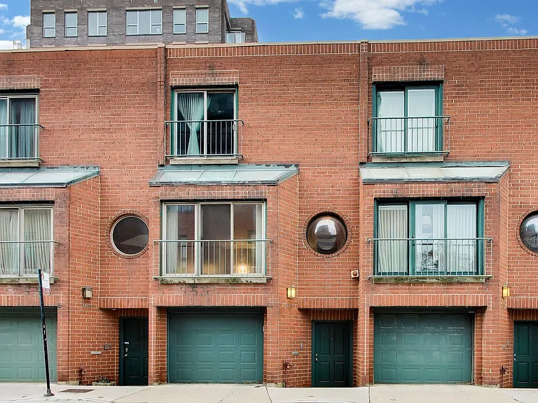 171 W Goethe St #B — Photo 1