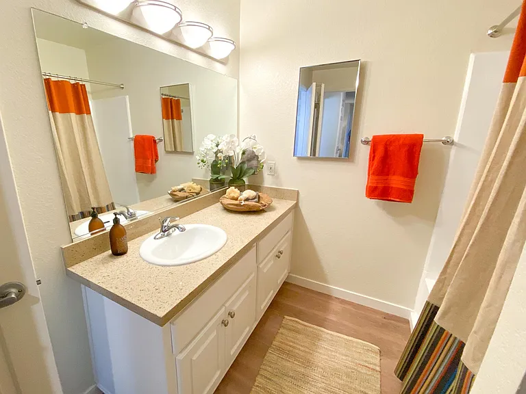Cypress Pointe Apartments — Photo 22