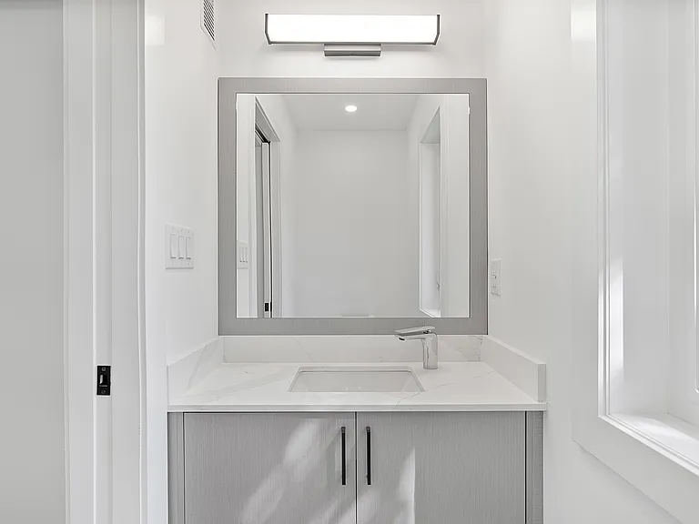 587 Oakwood Ave — Photo 122