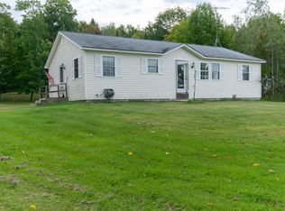136 Hoover Ln, Lincoln, ME 04457
