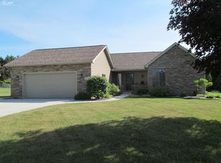 2401 Lost Creek Dr, Flushing, MI 48433