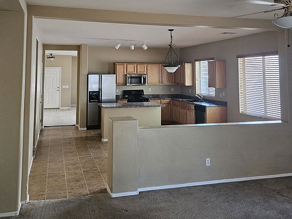 4th image of 1341 E Strawberry Dr