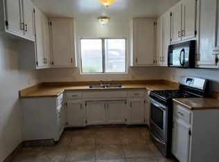 21028 Santa Barbara Dr #B, Tehachapi, CA 93561