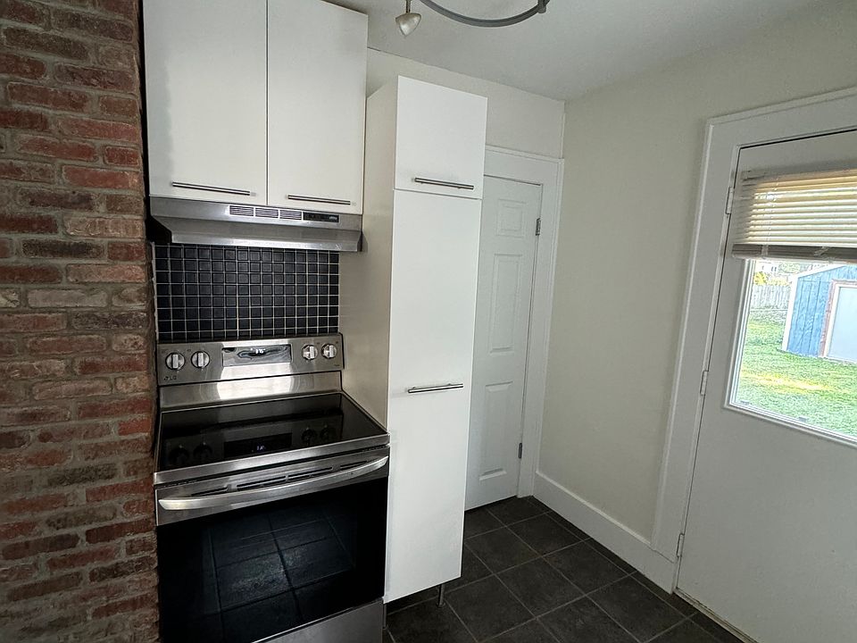 1st image of 404 N Hayford Ave