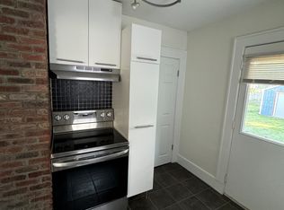 404 N Hayford Ave, Lansing, MI 48912