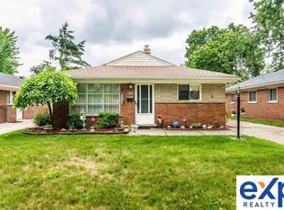 12824 Royal Grand St, Redford, MI 48392