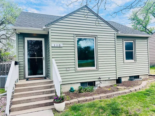 110 N 10th St, Herington, KS 67449