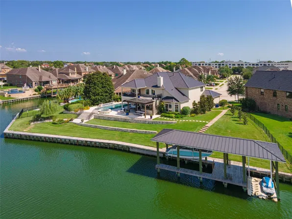 858 Signature Cv, League City, TX 77573