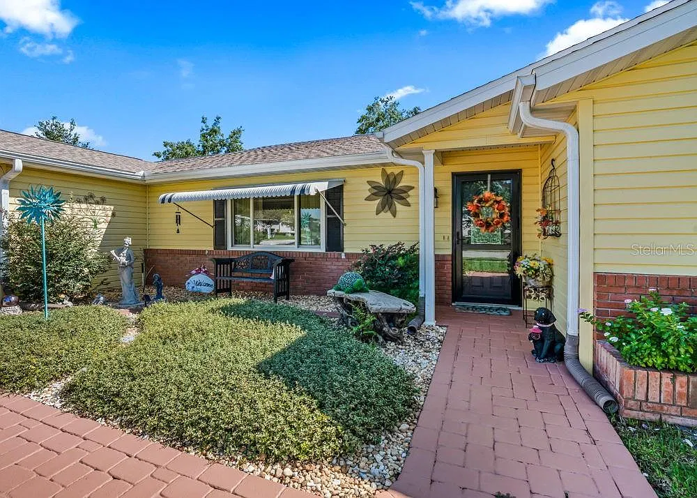 2 bed, 2.0 bath, 1858 sqft, $2,300 — Photo 3