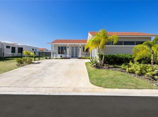 689 Camino De Playeras, Dorado, PR 00646