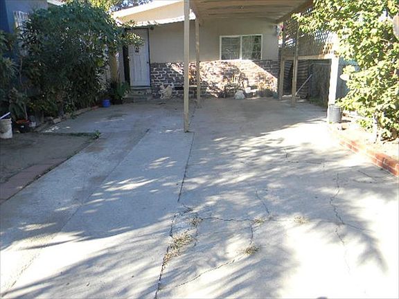 5th image of 14429 Pontlavoy Ave