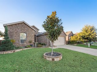 10421 Rising Knoll Ln, Fort Worth, TX 76131