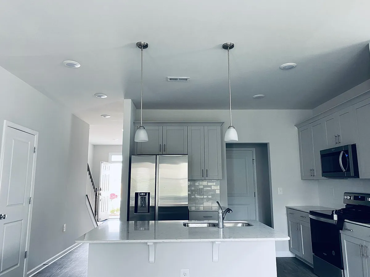Full View of kitchen - 222 Enterprise Dr