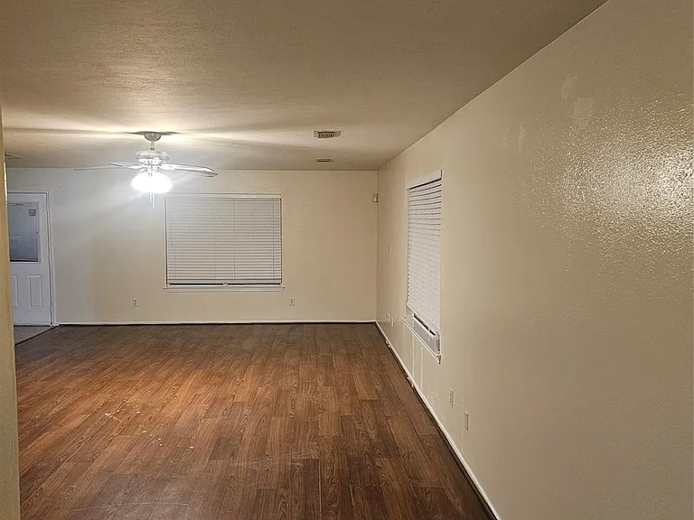 5910 Minor St — Photo 3