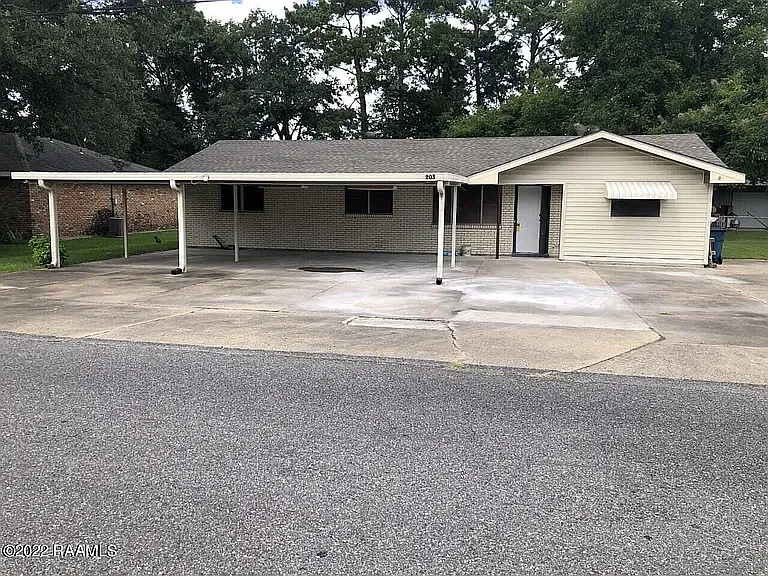 4 bed, 1775 sqft, $1,650 — Photo 1