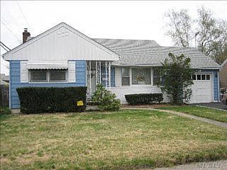 1st image of 894 Lilac Dr
