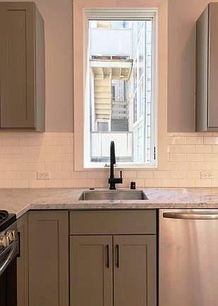 5th image of 987 Greenwich St