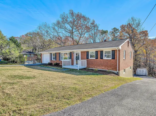4472 Stonewall Rd NW, Roanoke, VA 24017