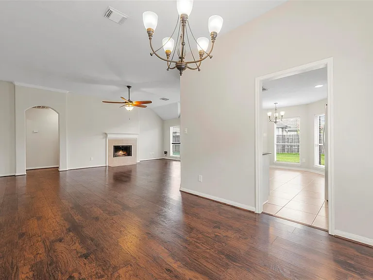 210 Leisure Dr — Photo 9