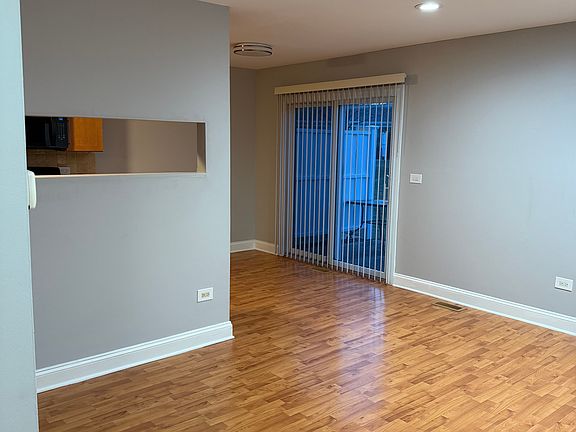 3rd image of 1049 Newport Hbr