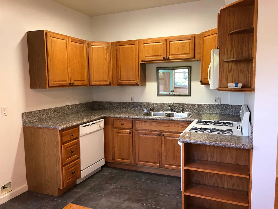 Kitchen. Comes with refrigerator, dishwasher and microwave