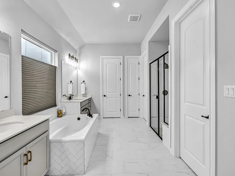 Alouette Dr — Photo 16