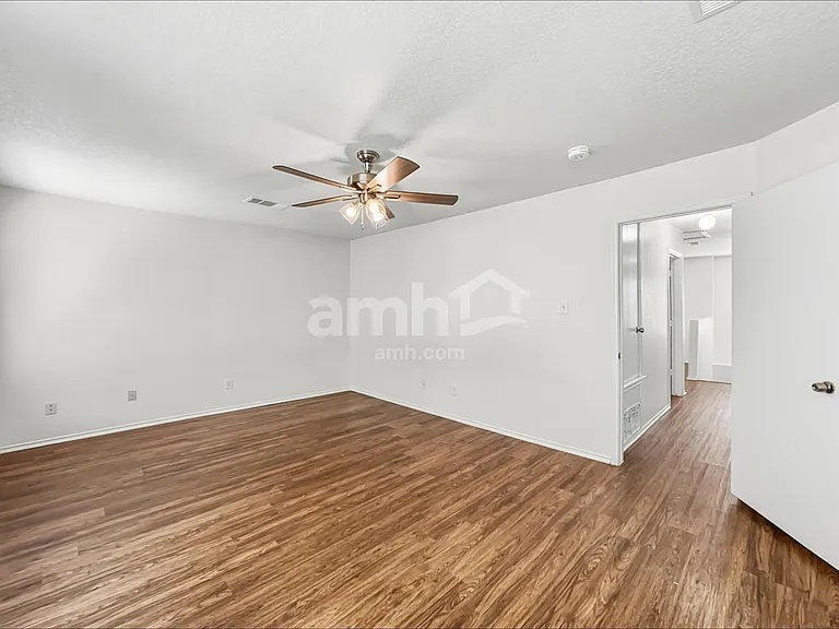 10055 Sungate Park — Photo 9