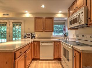 18 Gaylor Dr, Monroe, CT 06468