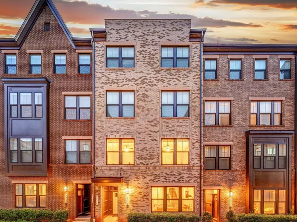 45116 Admiral Dr, Sterling, VA 20166