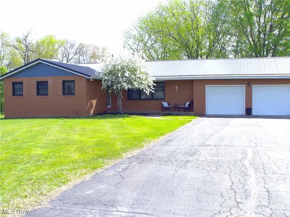 3440 Bowers Ln, Zanesville, OH 43701